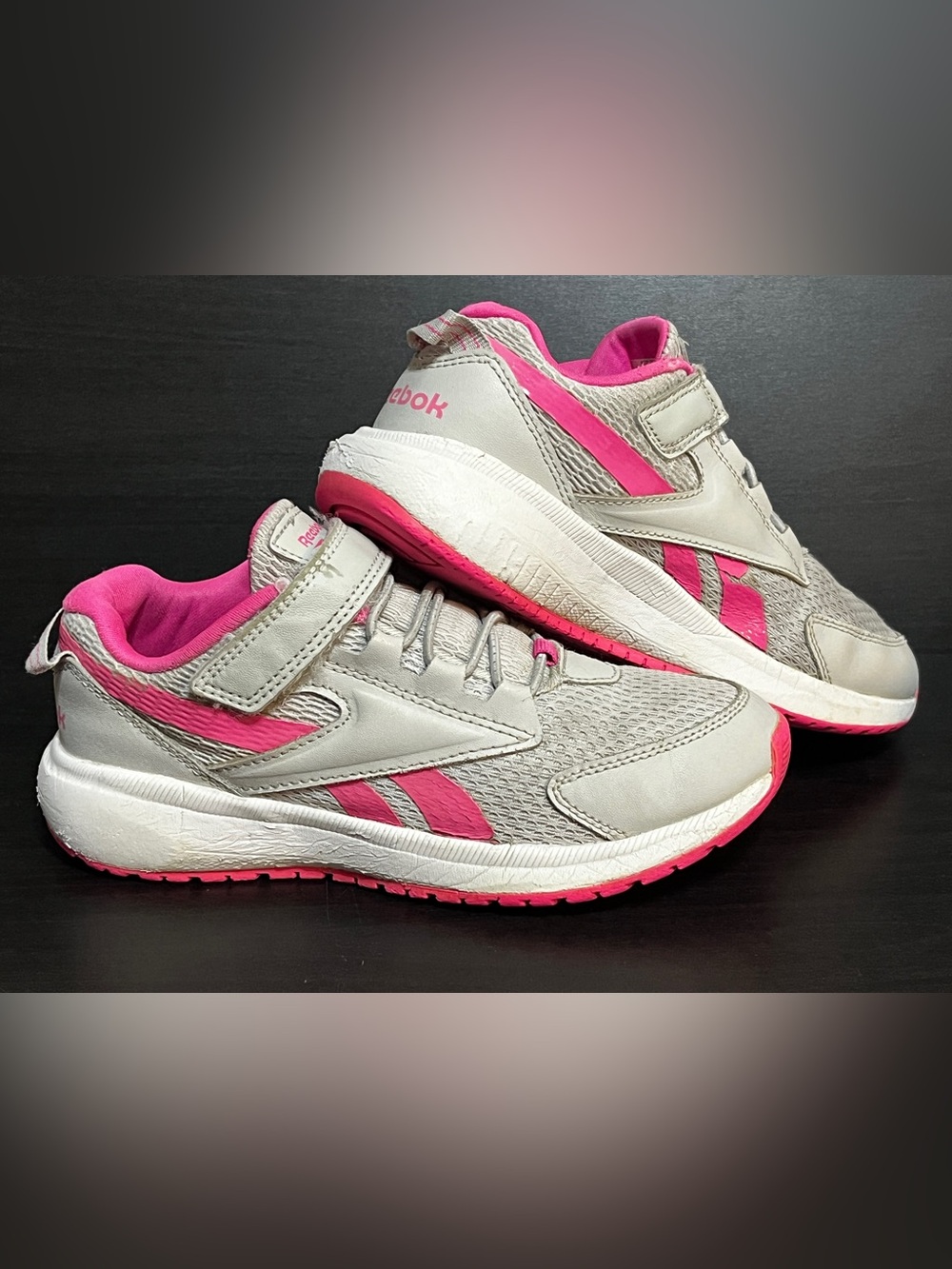 ✨2/$15✨ Reebok girl’s White and Hot Pink Athletic Sneakers - Picture 6 of 11